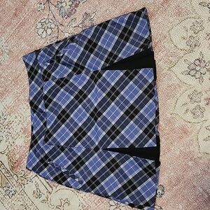 Izod Golf Skort Side Zip 3 Pockets Built In Shorts - Size 4